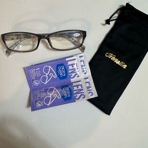 Women’s reading eyeglasses